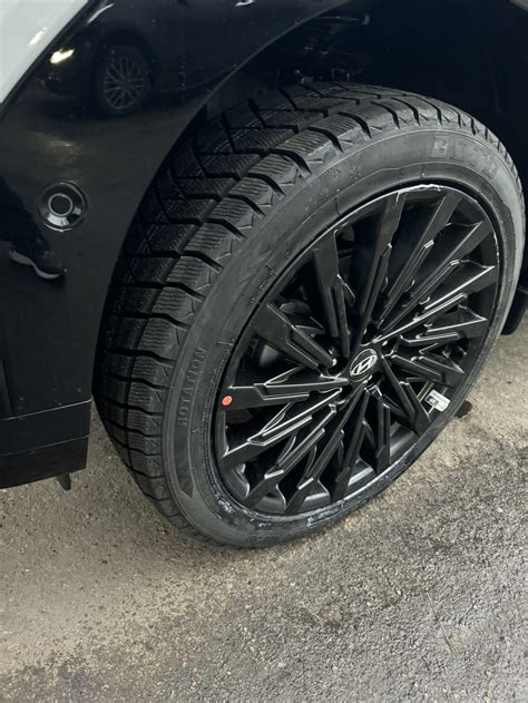 Шиномонтаж на зимние шины 255/45/R21 — Hyundai Santa Fe (5G), 2,5 л ...