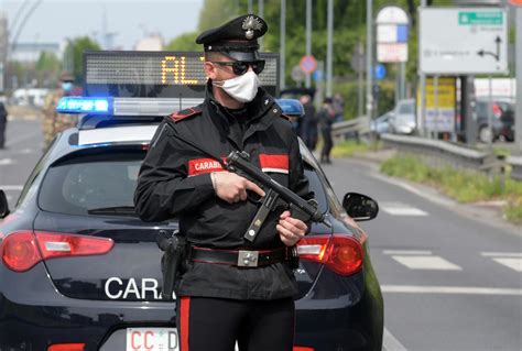 Colpi D Arma Da Fuoco Nel Napotelano Due Ragazzi Feriti Alle Gambe E