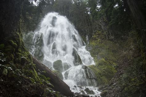 Moonfalls waterfall, Oregon | Oregon waterfalls, Waterfall, Oregon