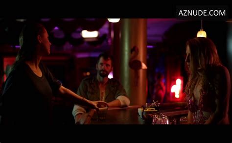 Stephannie Hawkins Bikini Scene In 88 AZNude