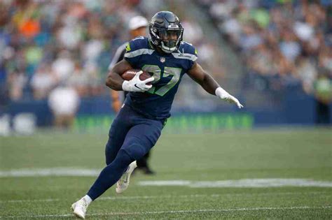 Mike Davis Fantasy: Chris Carson Update Makes Seahawks RB a Start