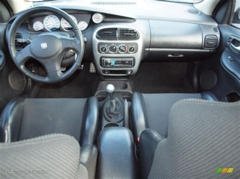 2005 Dodge Neon Interior