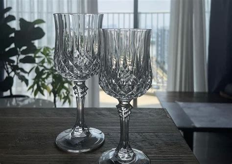 How To Set The Table And Order The Glasses