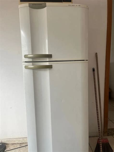 Geladeira Electrolux Antiga Duas Portas - "geladeira electrolux 2 portas" - Geladeiras e Freezers no Brasil
