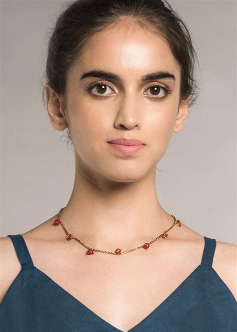 Get Minimalistic Red Stone Necklace at ₹ 500 | LBB Shop