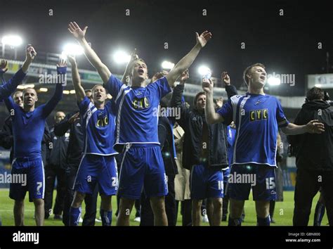 Los Jugadores De Millwall Celebran Tras El Pitido Final Fotograf As E