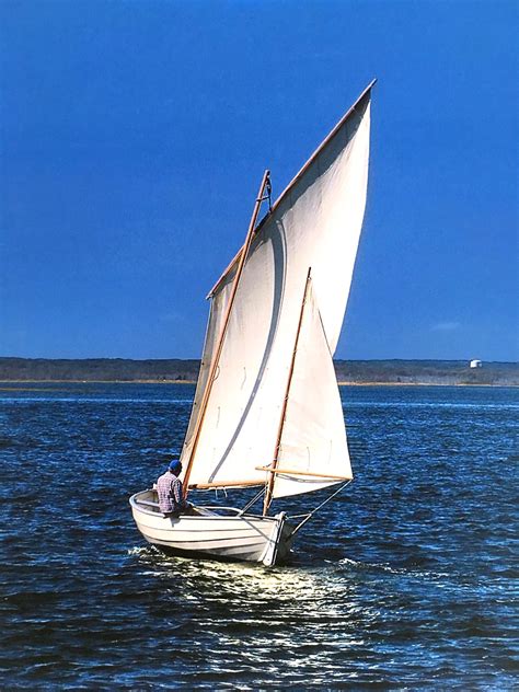 Dinghy Guide: Best sailing dinghy to build