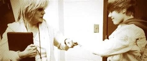 love justin bieber mama jan jan smith divulga fotos de justin