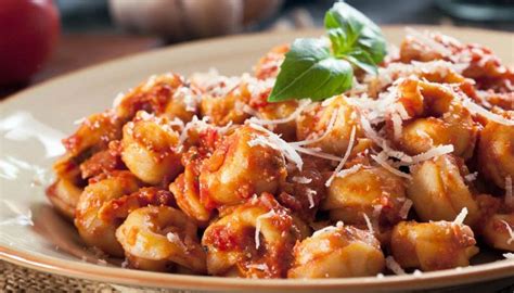 Ricetta tortellini al sugo | Buonissimo Ricette