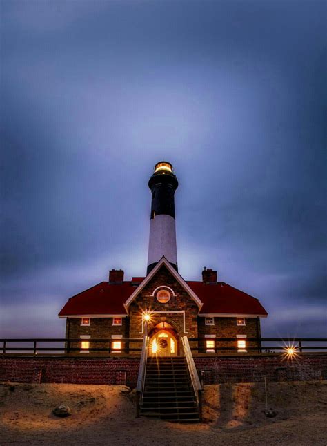 Fire Island Lighthouse | Lighthouse pictures, Lighthouse, Beautiful ...