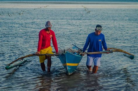 Ph Bets On Fisherfolk But Halts Policy Protecting Town Waters From Big