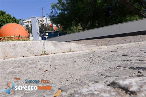 Reggio Calabria Pericoloso Avvallamento Sul Lungomare Foto