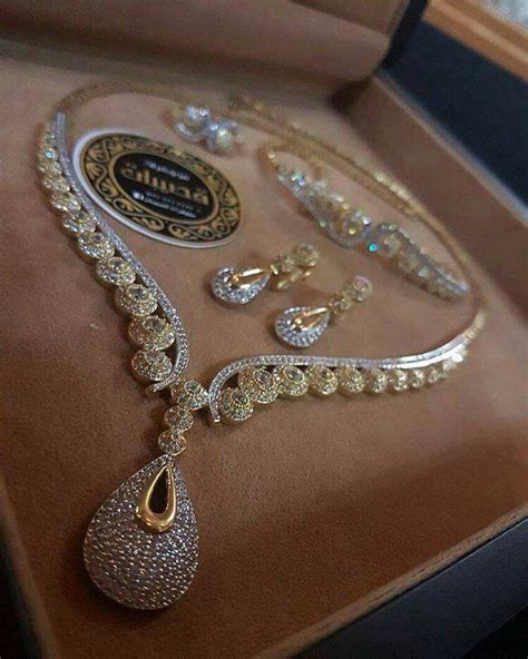 Pin on jewelry | Golden jewelry, Diamond necklace set, Fashion jewelry