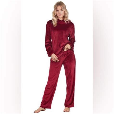 Pajamagram Intimates And Sleepwear Pajamagram Deep Red Velvet Set