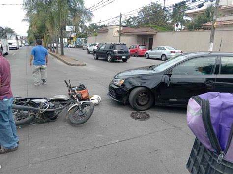 Auto Impacta A Motociclista En Bulevar C Rdoba Fort N