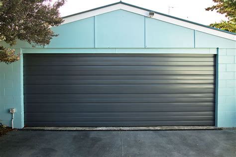 11 Sample Dominator Garage Door Colours For Small Room | Modern Garage Doors