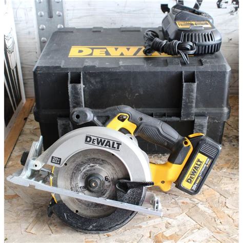 Dewalt 6 12 Cordless 20v Circular Saw