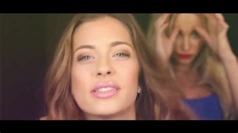 SELFIE Official Music Video The Chainsmokers Videoclip Bg