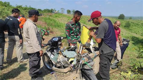 Foto Evakuasi Serpihan Pesawat T I Golden Eagle Tni Au Yang Jatuh Di