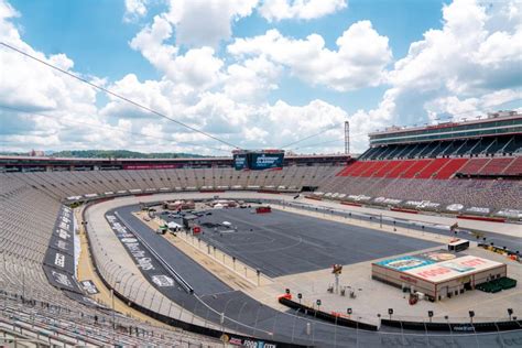 Mlb To Host Braves Reds At Bristol In 2025 Nascar