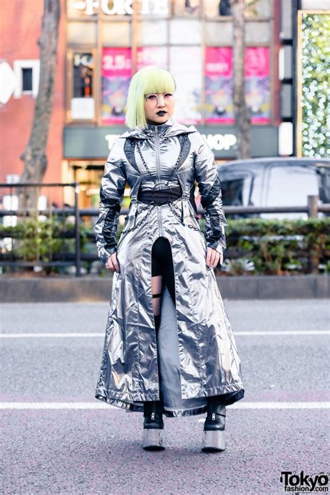 Dolls Kill Cyberpunk Harajuku Street Style w/ Striking Makeup ...