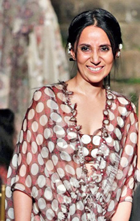 Hot Sexy Anamika Khanna Bikini Pics