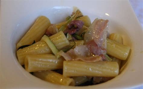 Rigatoni Con Pancetta Piacentina E Zucchine