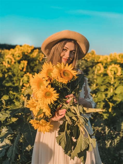 Sunflower field photoshoot – Artofit