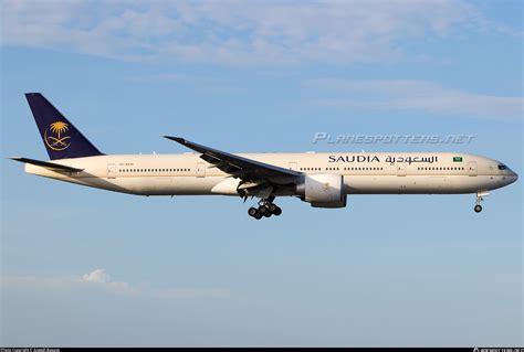 Hz Ak Saudi Arabian Airlines Boeing Er Photo By Aneesh Bapaye