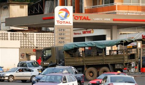 Des Ong D Noncent Les Projets P Troliers De Total En Ouganda Afrique