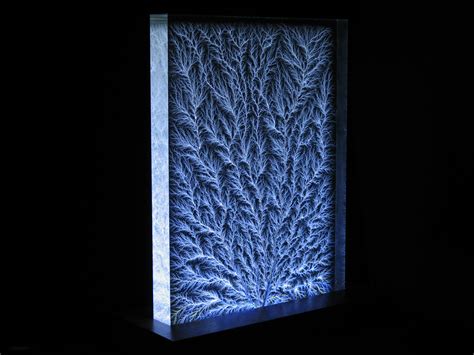 Creating a huge 2 million volt two-layer Captured Lightning sculpture ...