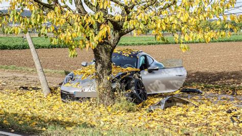 Unfall Nahe Sch Naich Porsche Fahrer M Ht Telefonmast Um Und Kracht