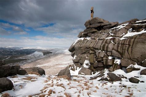 UK snow weather maps turn dark purple with 383-mile blizzard