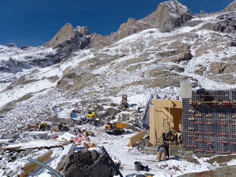 Chantier En Cours Construction Du Nouveau Refuge Du Pav Parc