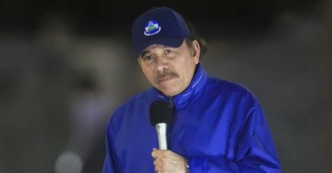 El Presidente De Nicaragua Daniel Ortega Persigue A La Iglesia