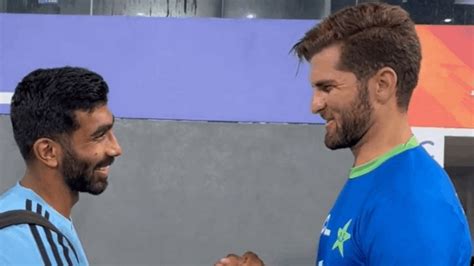 Ind Vs Pak Shaheen Afridi Gives Jasprit Bumrah Special T To Celebrate Birth Of His First Son