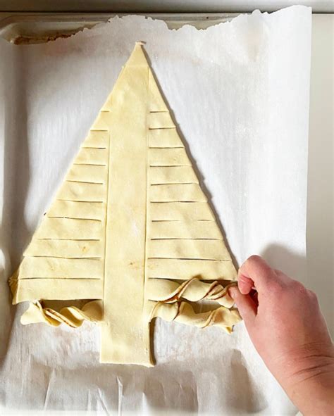 Cinnamon Sugar Puff Pastry Christmas Tree E2 Bakes Brooklyn