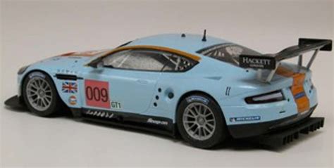 Aston Martin Dbr9 Gulf Race Car Starter Set Plastic Model Car Truck