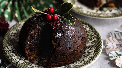 Microwave Christmas pudding | British Recipes | GoodtoKnow