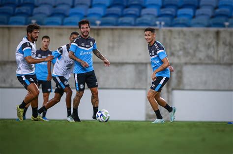 Sem Suárez Grêmio divulga relacionados Nathan e André Henrique