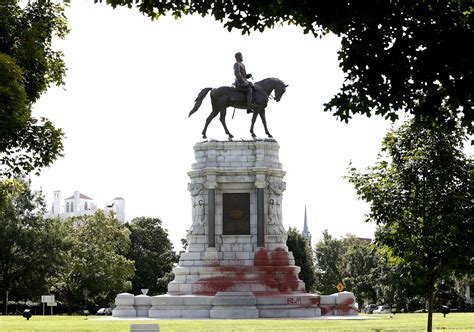 Robert E. Lee statue vandalized on Richmond's Monument Ave.