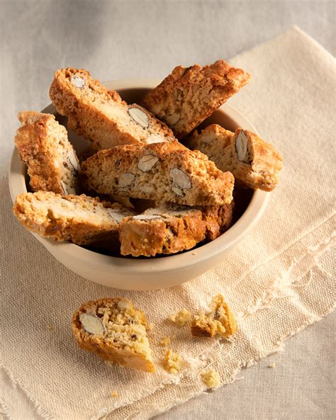 Cantucci Alle Mandorle La Ricetta Originale Dei Biscotti Toscani