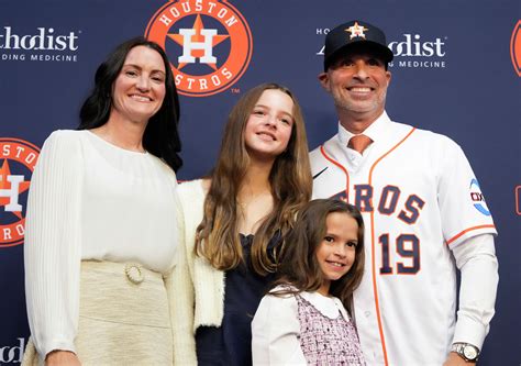 Why Tuesday's 1st pitch was special for Astros' Joe Espada