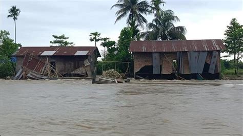 10 Districts Affected By First Wave Of Flood In Assam Over 37 000