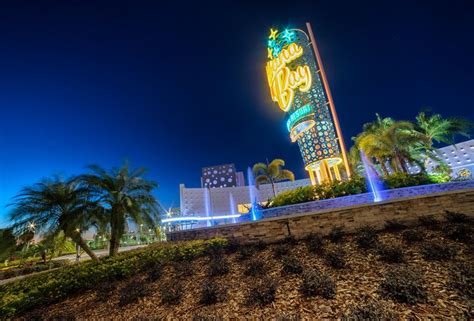 Saturday Six Six Reasons We Love Universals Cabana Bay Beach Resort