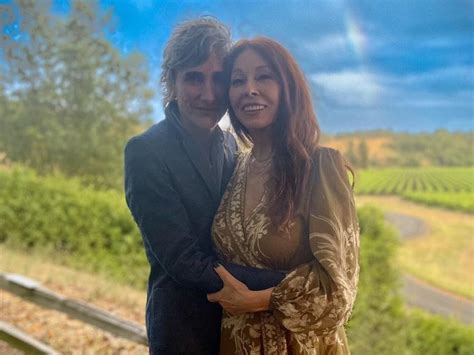 Who Is 'Elvira' Star Cassandra Peterson's Partner? All About Teresa 'T ...