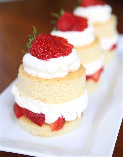 Mini Strawberry Shortcake Cake Recipe