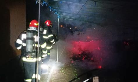 Incendiu la o gospodărie din Alba Iulia A luat foc o stivă de lemne