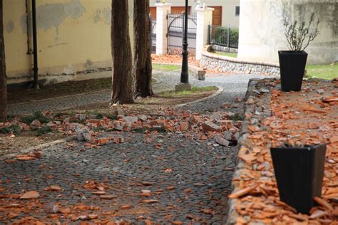 Zagreba Ka Katedrala Katedrala Nakon Potresa O Ujka I