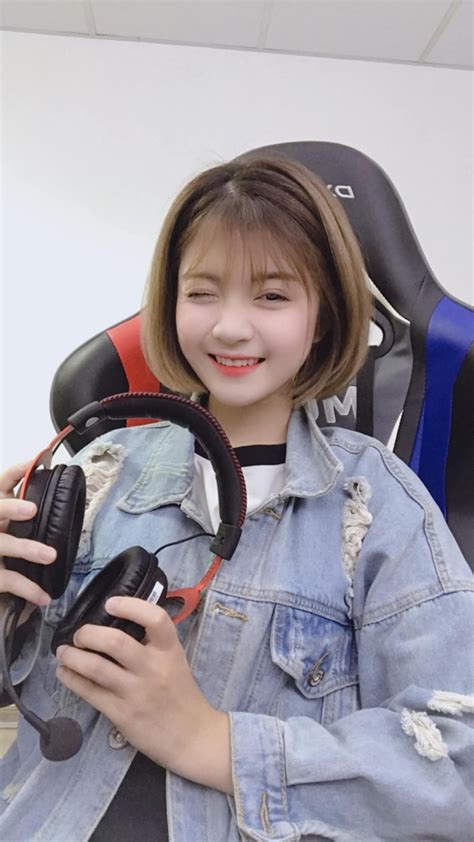 Trang Banana gương mặt hot girl mới toanh và hứa hẹn gây sốt trong làng streamer Việt